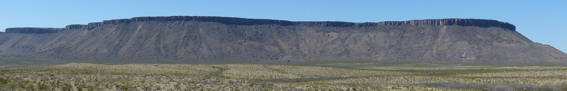 P1000684_mountains_panoramic_180.jpg