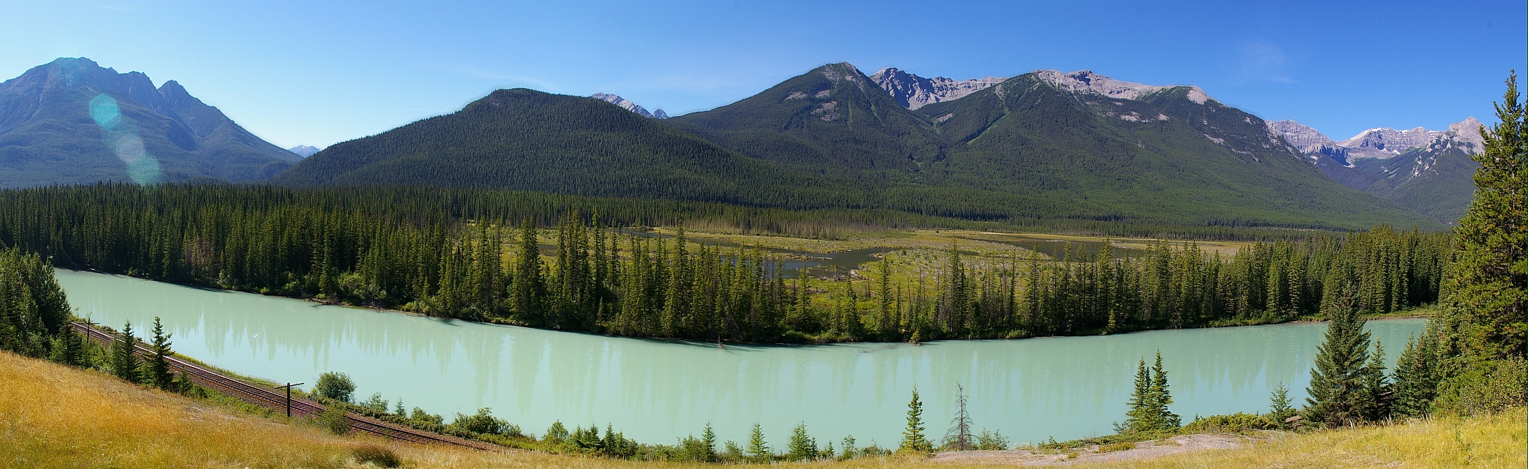 panoramic_view_from_bow_valley_parkway_resized_180.jpg